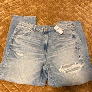 American Eagle Mom Straight Jean